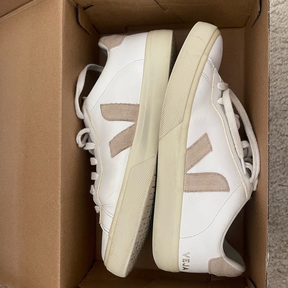 Veja Campo Sneakers (size 9.5)